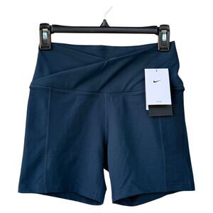 NWT Nike Women's Gentle Support High Waist 5'' Biker Shorts Navy Blue Size S M